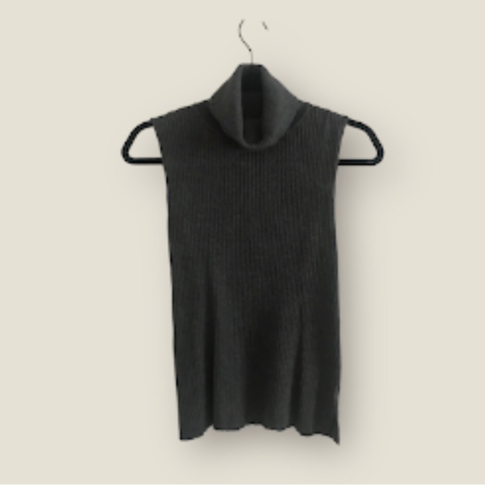 Vince Camuto Gray Sleeveless Ribbed Sweater